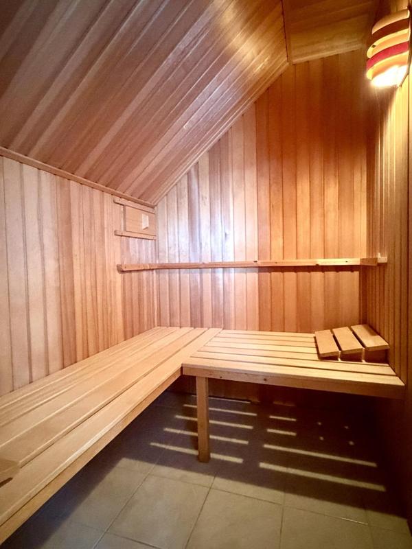 11 SAUNA