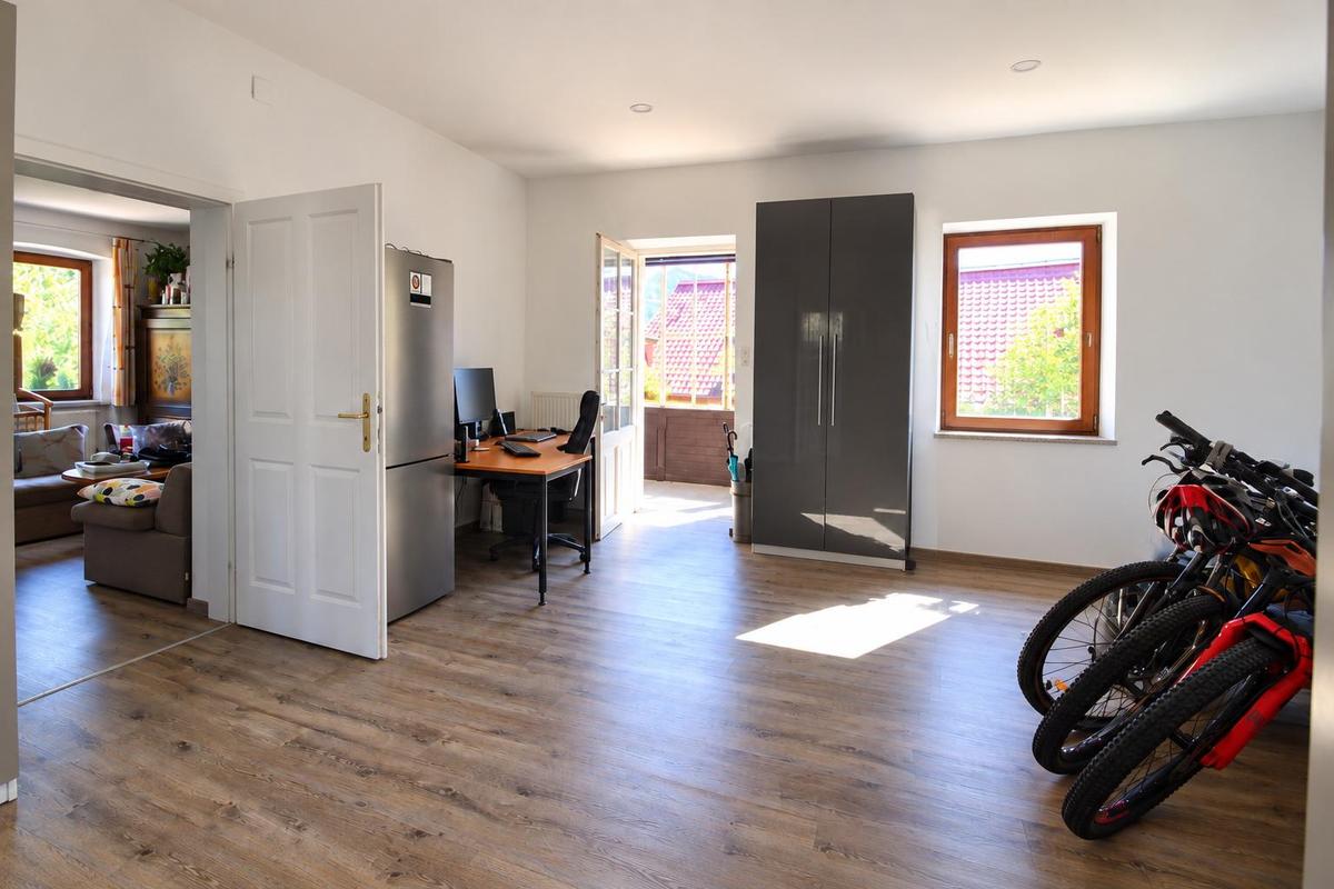 Büro EG