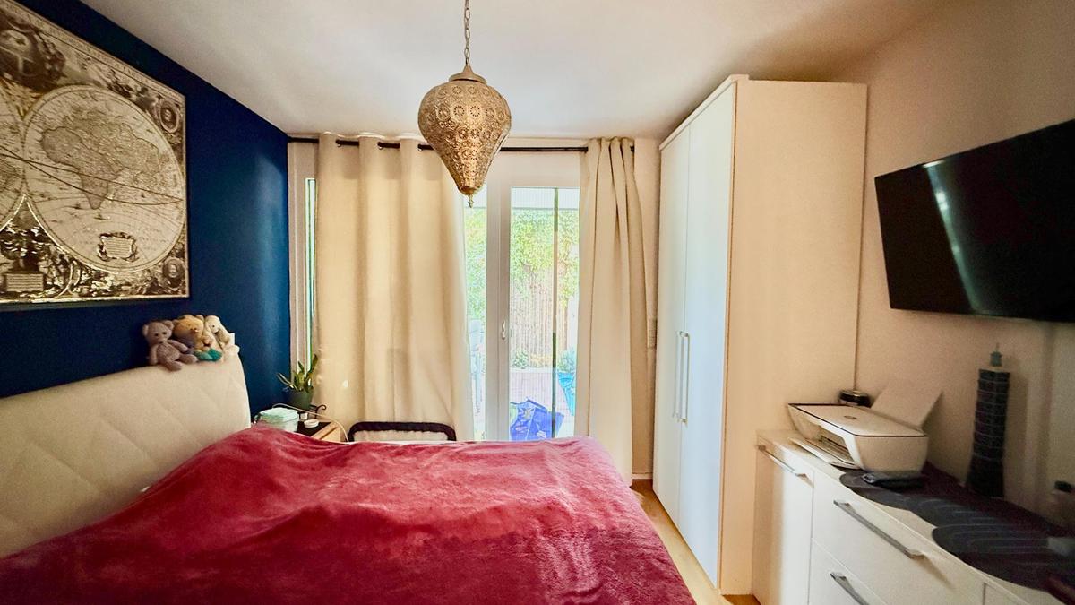 Schlafzimmer 1
