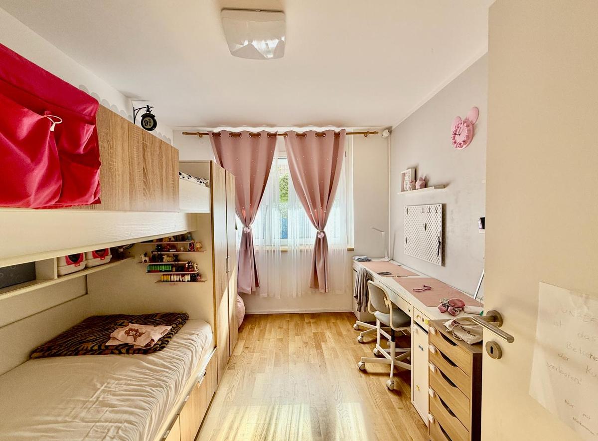Schlafzimmer 2