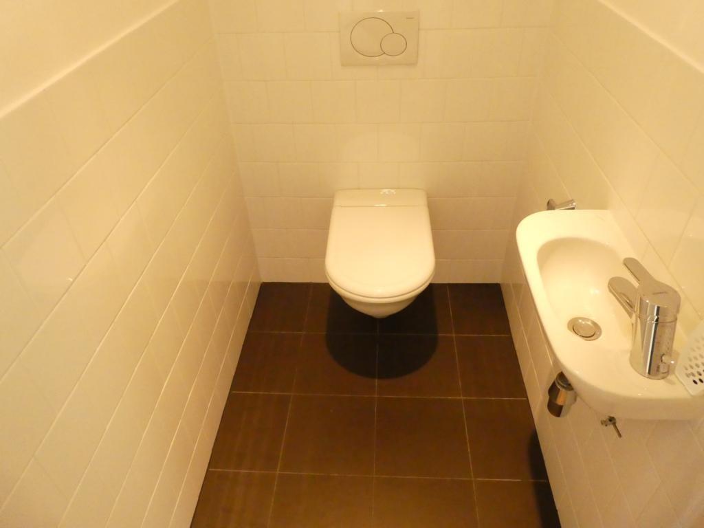 Gäste-WC mit Waschbecken