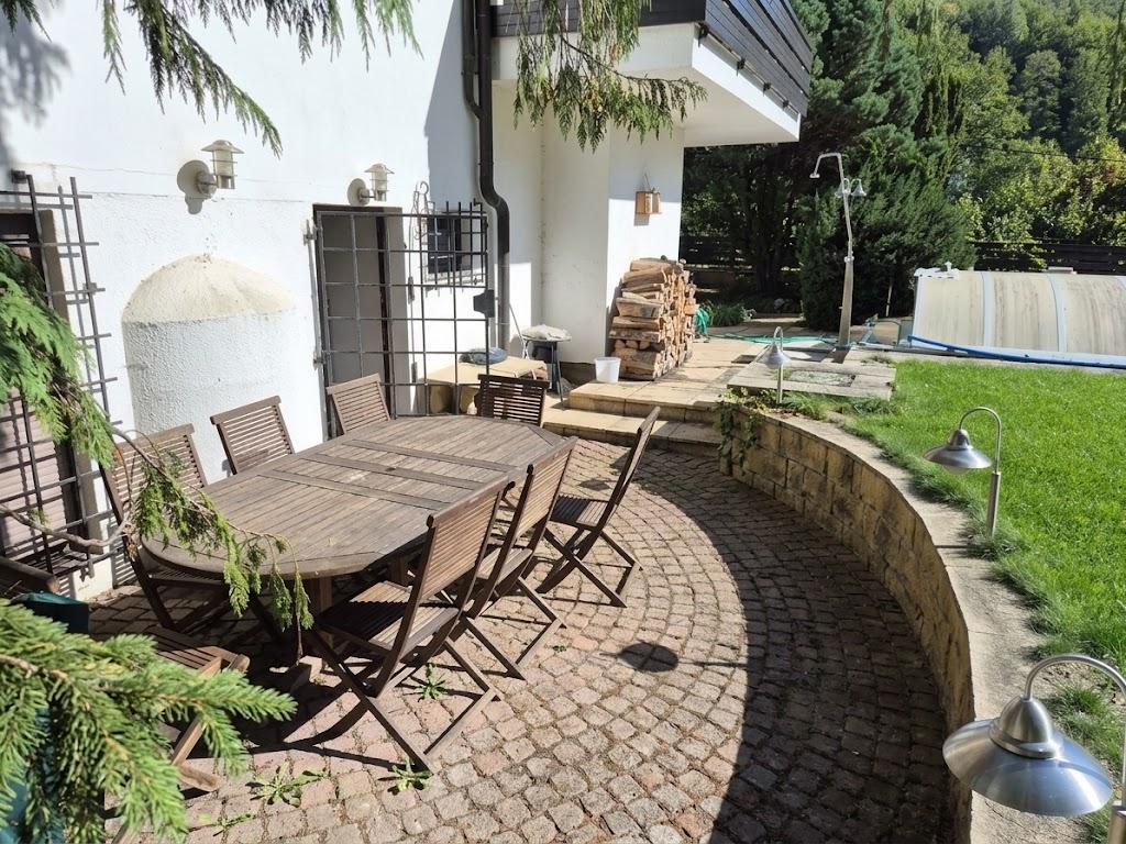 Terrasse vor dem Wellnessraum