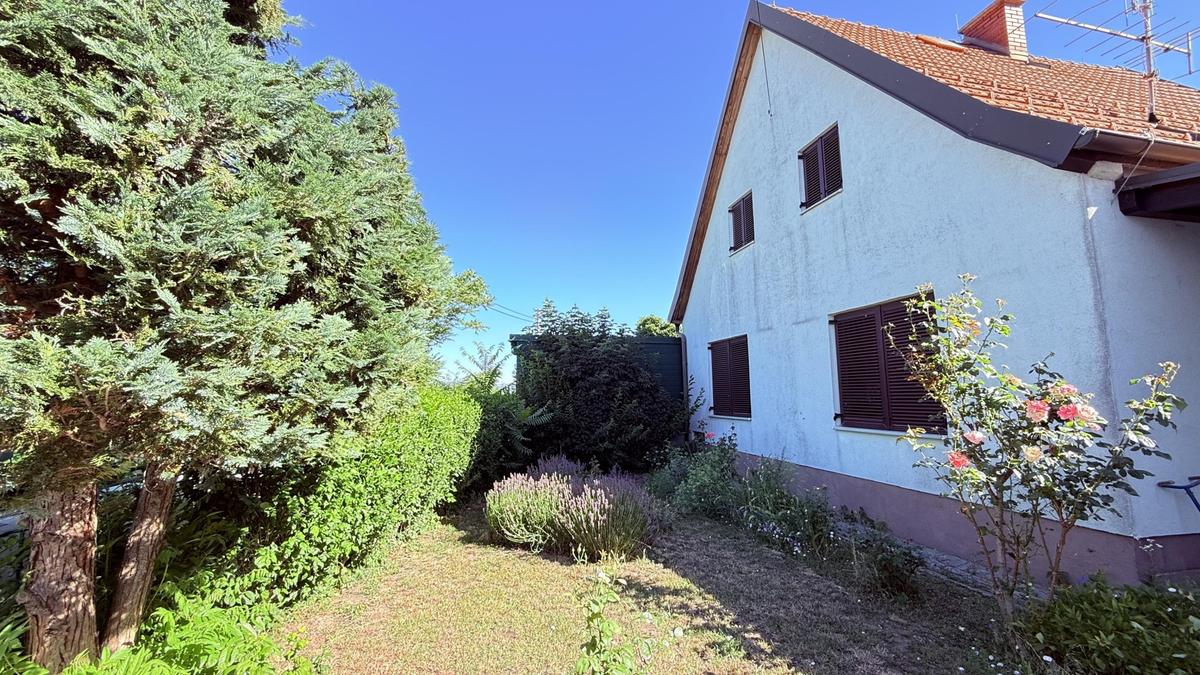 Haus und Vorgarten
