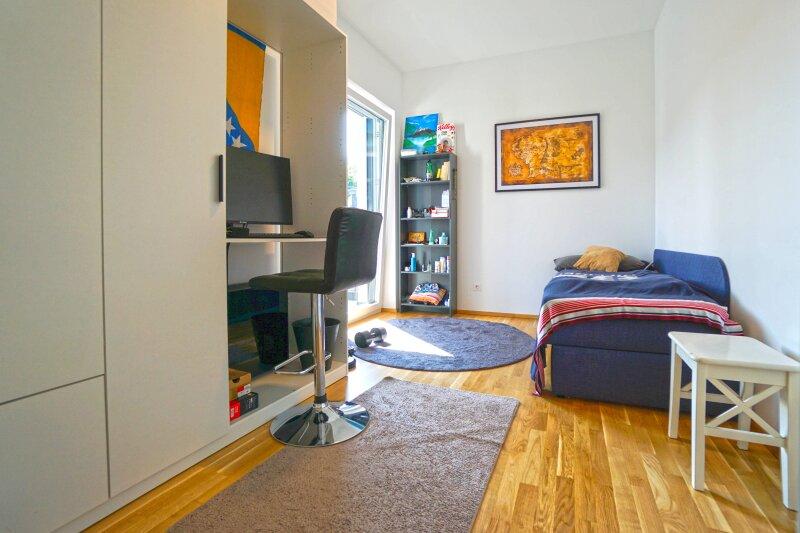 Zimmer 5_Ausgang Terrasse 1