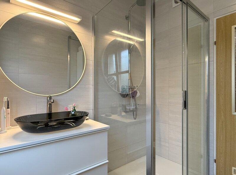 Erdgeschoss - Badezimmer