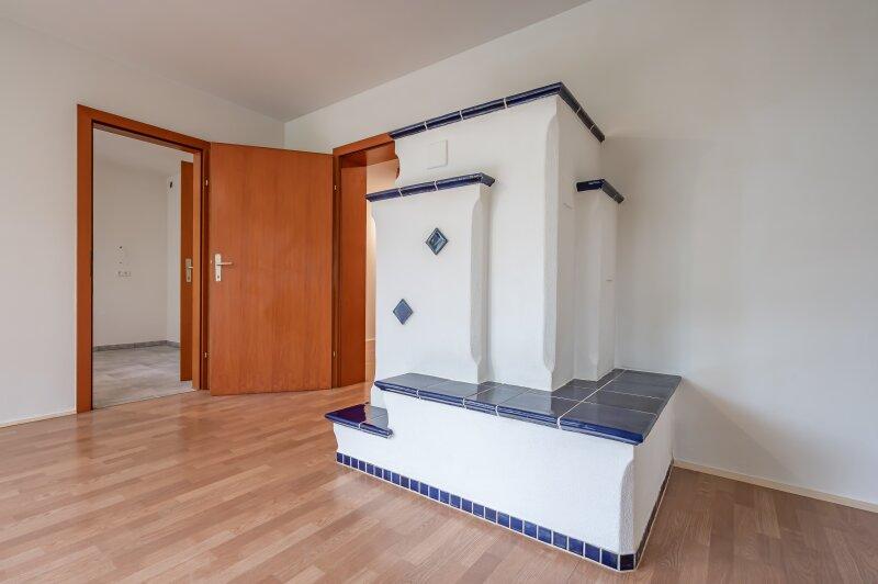 Kachelofen (im Wohnzimmer)