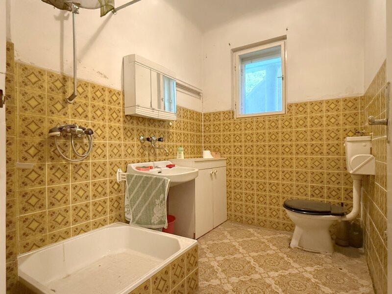 Erdgeschoss - Badezimmer