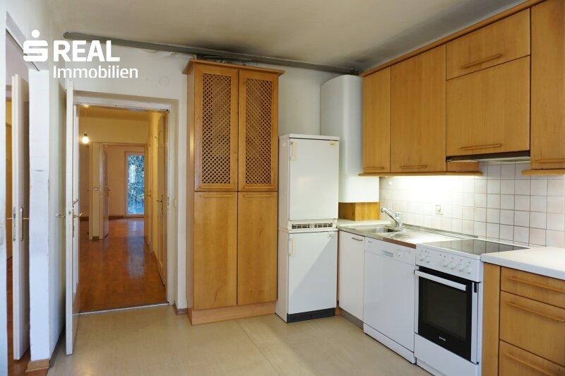 geräumige Küche mit integrierter Gastherme