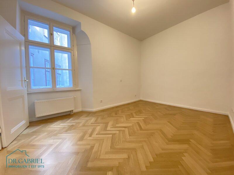 Schlafzimmer II