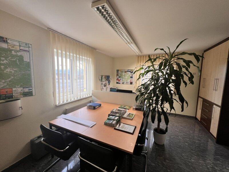 Büro im EG