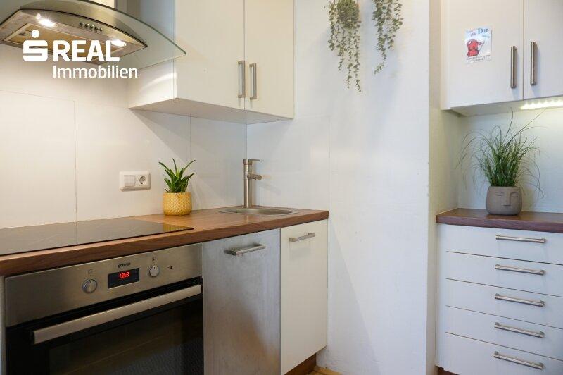 Einbauküche mit neuwertigem Geschirrspüler