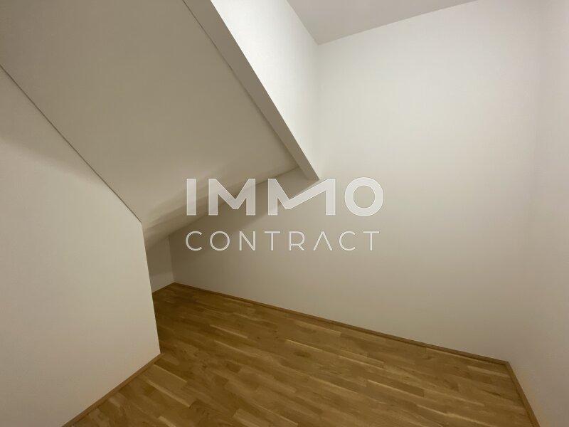 Abstellraum auf beiden Ebenen