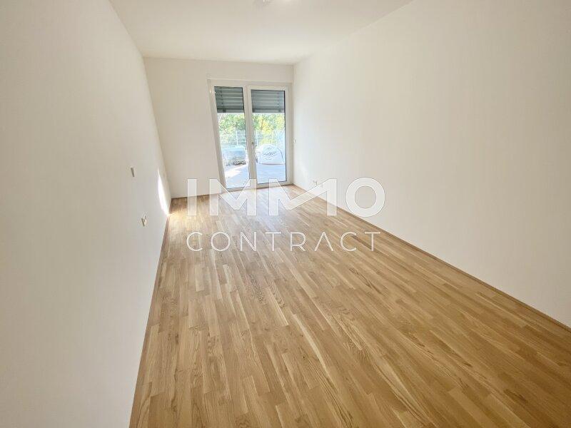 Schlafzimmer 1 mit Terrasse