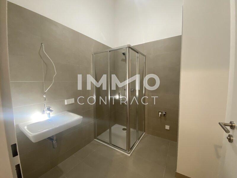 Badezimmer mit Dusche