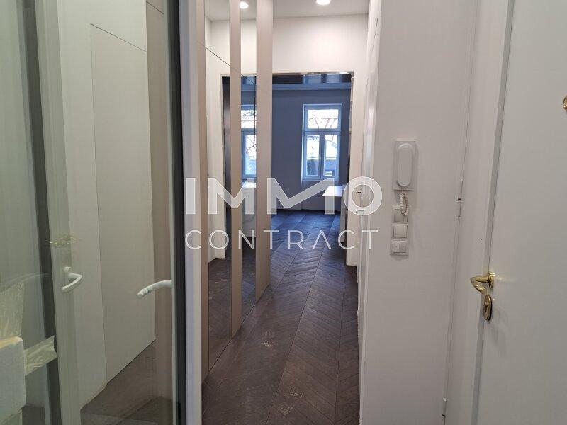 Von der Terrasse in den Vorraum