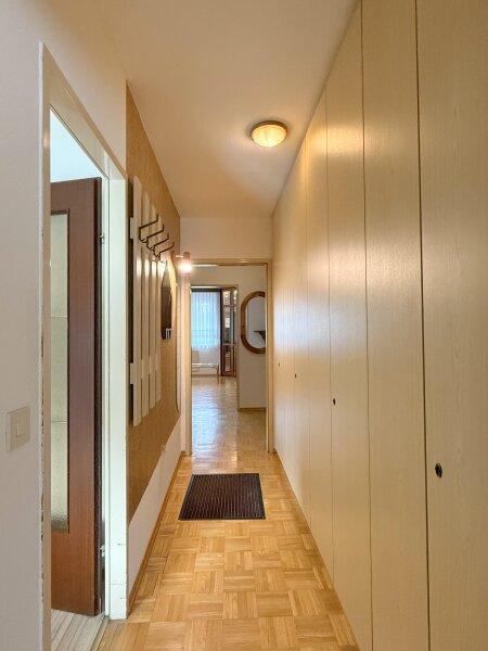 Gang mit viel Stauraum