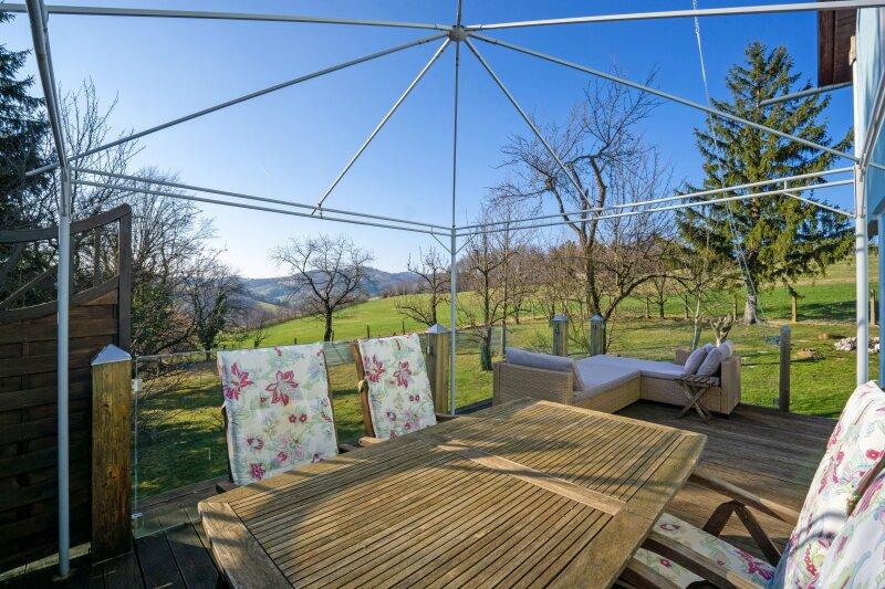 Westterrasse mit herrlichem Gartenblick
