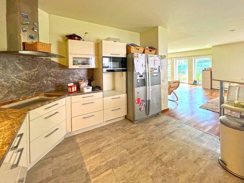 Küche Richtung Wohn-Essbereich