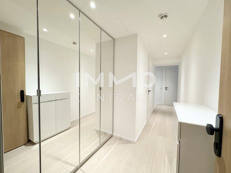 Vorzimmer mit Spiegelschrank