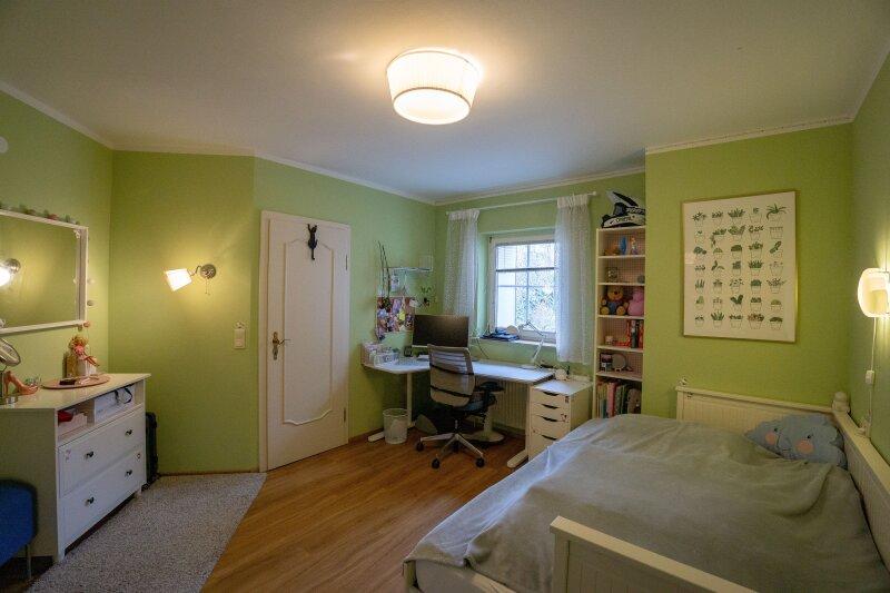 Zimmer Richtung Schrankraum