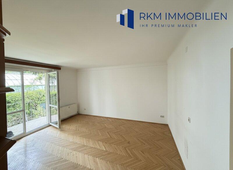 Zimmer mit Balkon