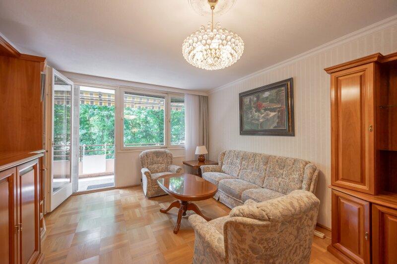 Wohnzimmer mit SW Loggia