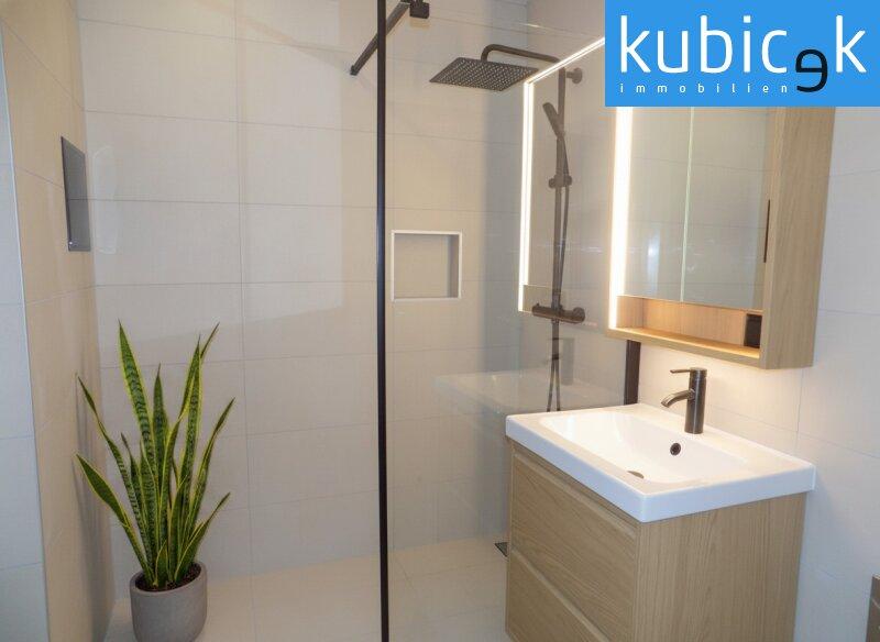Badezimmer mit Waschmaschinenanschluss