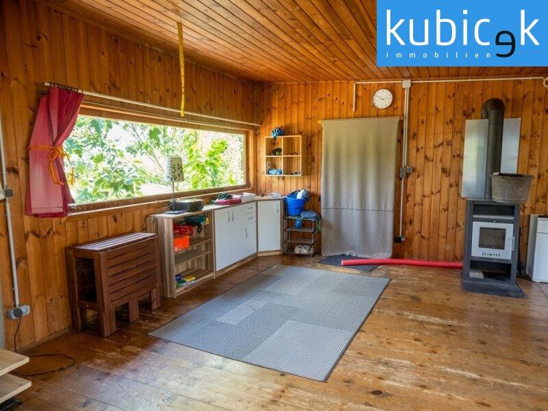 Wohnraum mit Blick in den Garten