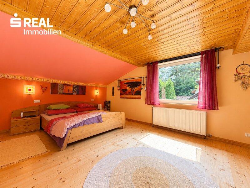 Schlafzimmer DG