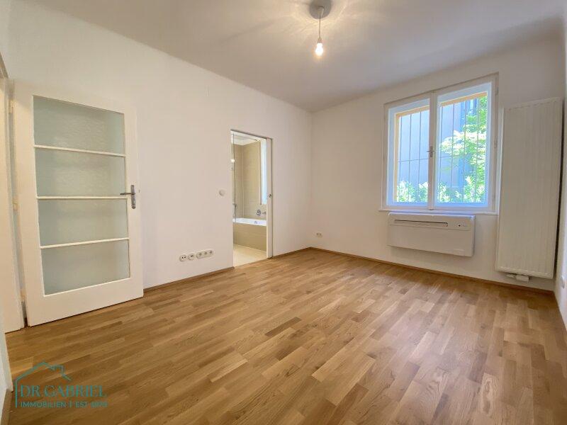 Schlafzimmer II