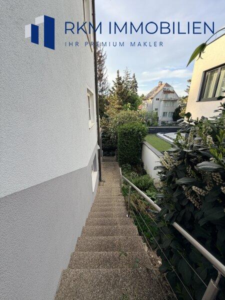 Gang zur Garten