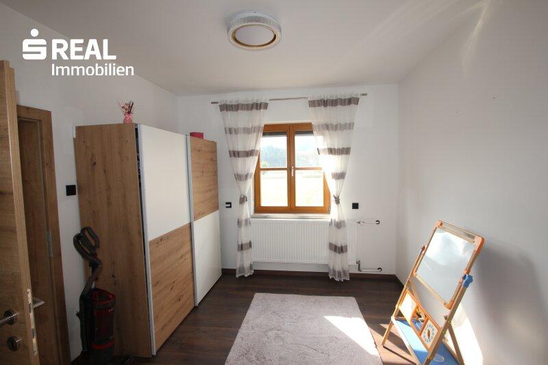 Zimmer 2 OG