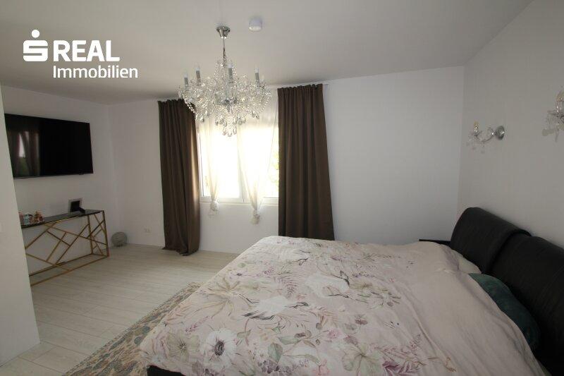 Schlafzimmer OG