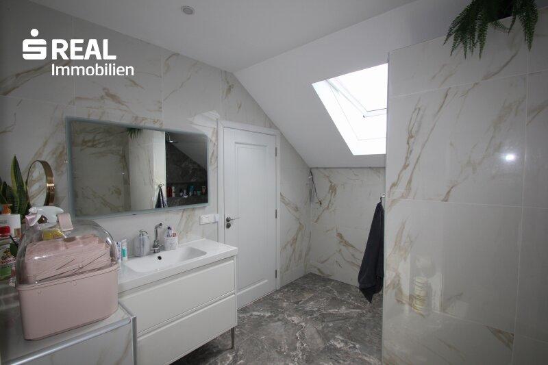 Badezimmer OG 1