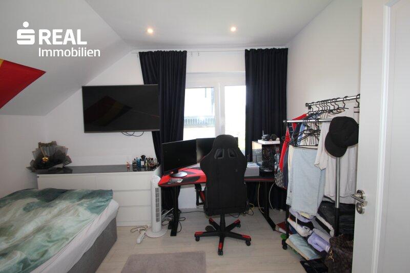 Zimmer 1 OG