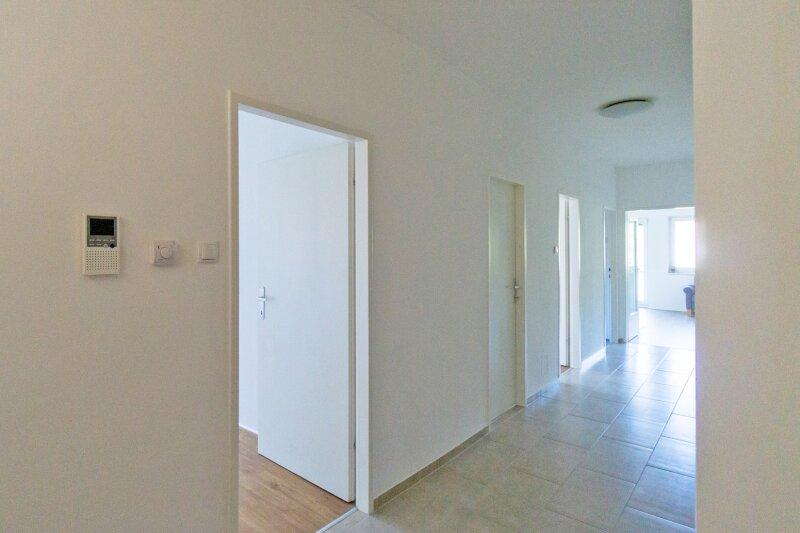 Vorraum Richtung Wohnzimmer