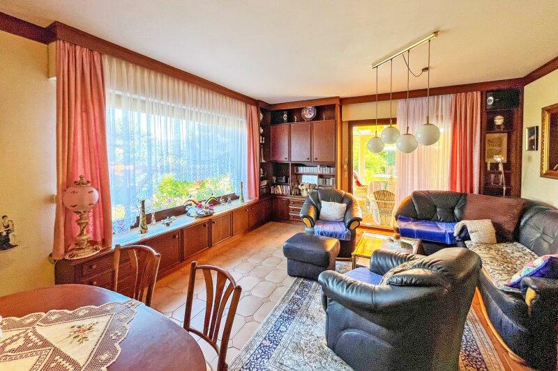 Wohnzimmer mit Essbereich