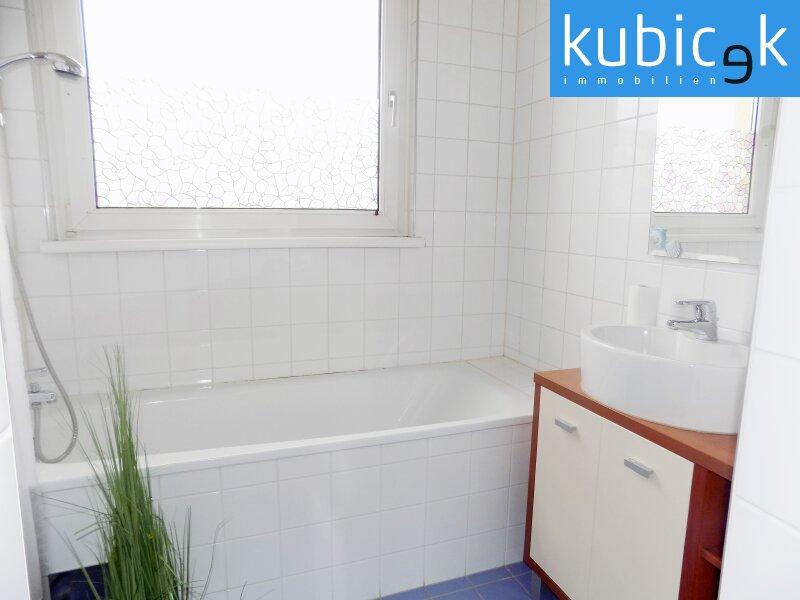 Badezimmer mit Wanne