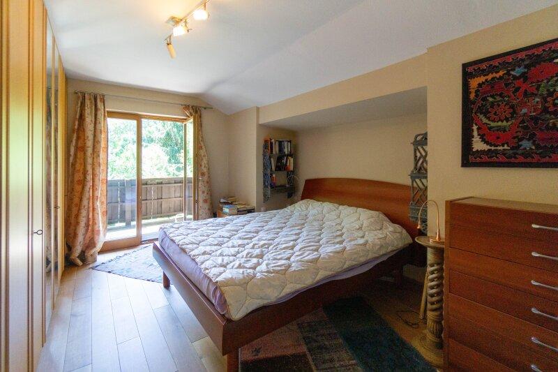 Zimmer 2 mit Zugang auf den Südbalkon