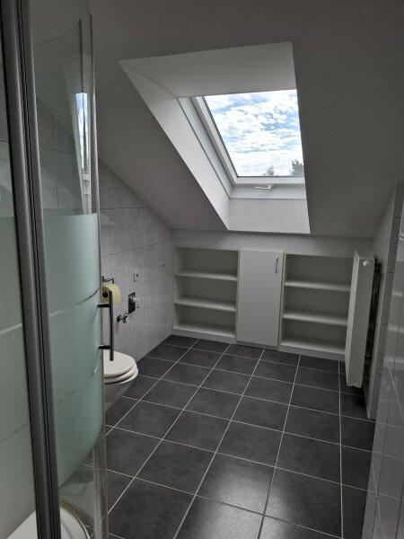 Badezimmer Wohnung Dachgeschoss