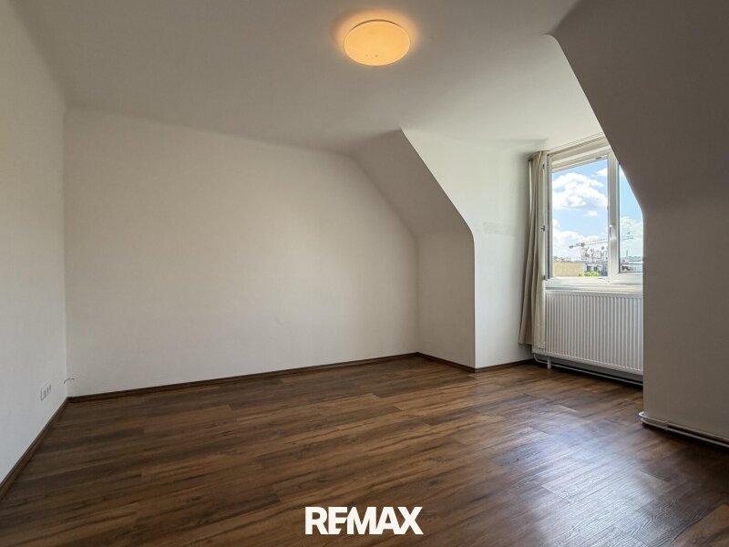 2 SCHLAFZIMMER