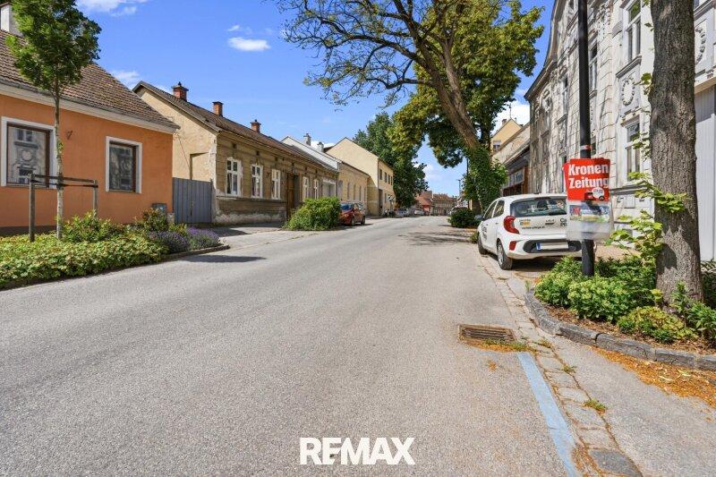 Straße vor dem Haus Stadtauswärts Richt. Hollabrun