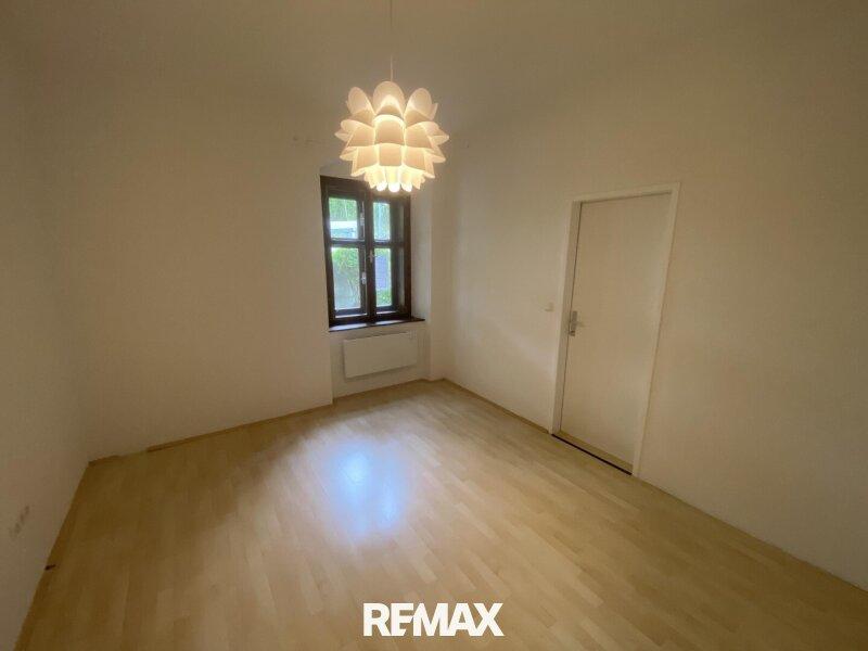 9 Schlafzimmer a