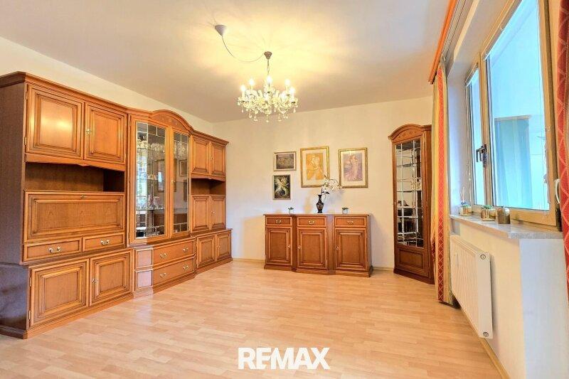 11 Wohnzimmer