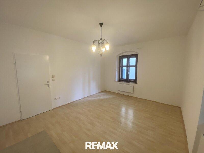 8 Wohnzimmer b