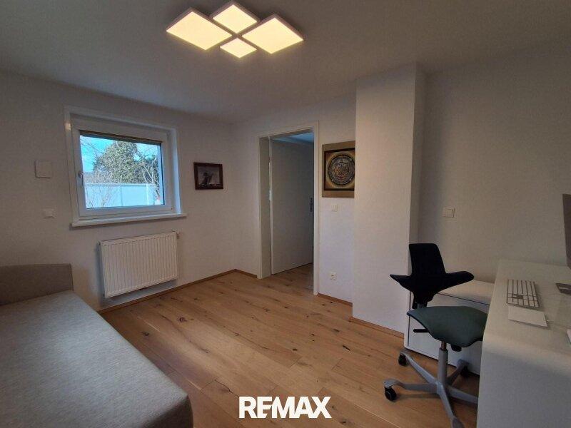 3 HomeOffice EFH 1220