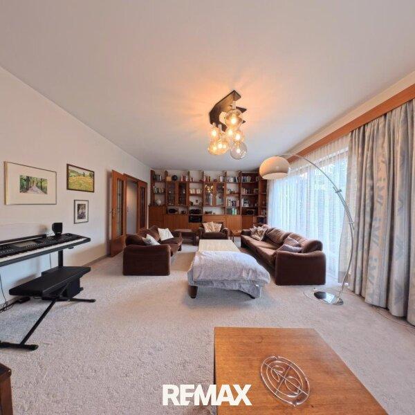 12 Wohnzimmer