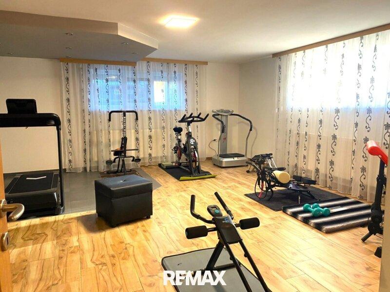 14 Fitnessraum UG