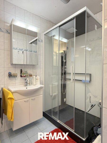 Erdgeschoss - Badezimmer