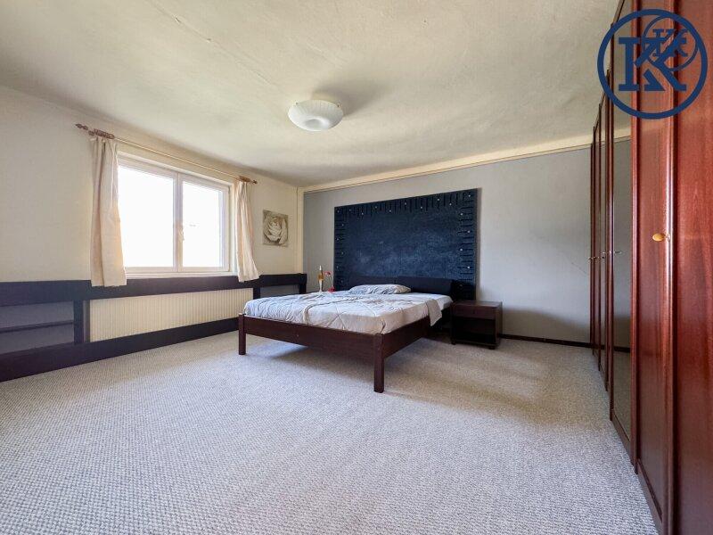 Schlafzimmer 1